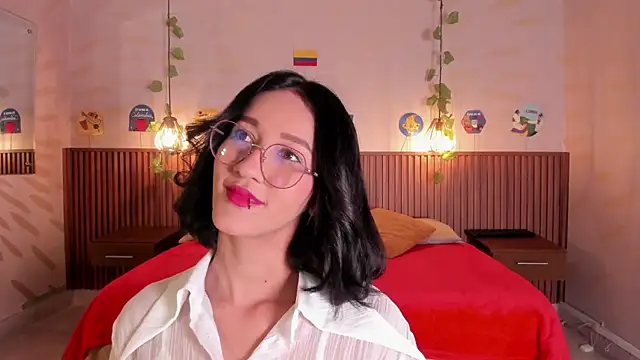 Snapshot of daphne_courtis chatting on July 10, 3:17 am daphne courtis online show from July 10, 3:17 am