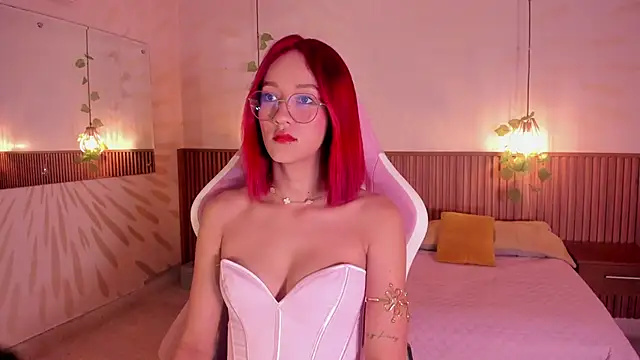 daphne courtis online show from February 11, 3:06 am