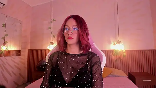 daphne courtis online show from February 7, 3:14 am