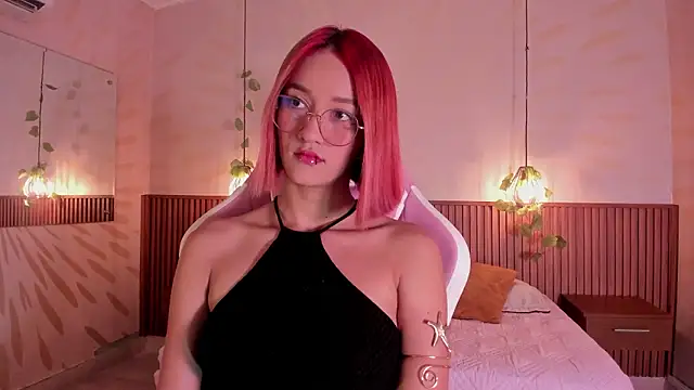 daphne courtis online show from March 8, 3:10 am