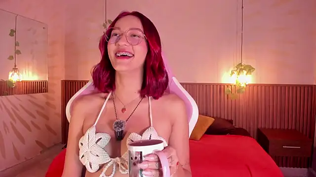 daphne courtis online show from January 14, 3:10 am