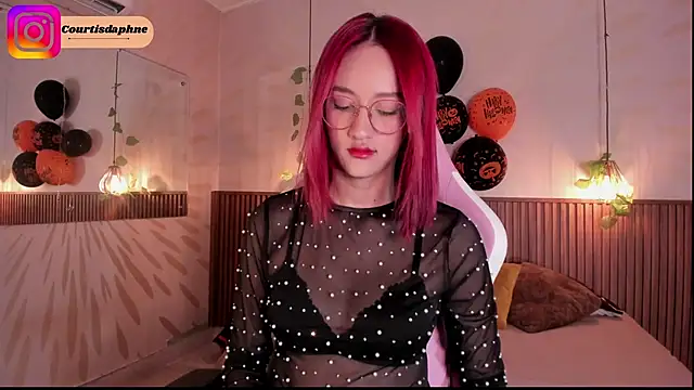 daphne courtis online show from October 25, 3:17 am