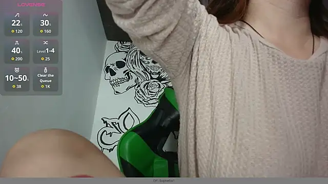 ImSophieFox online show from April 11, 7:45 am