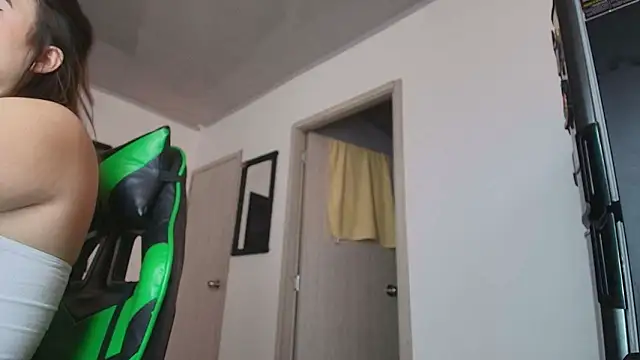 Snapshot of ImSophieFox chatting on January 9, 5:09 pm ImSophieFox online show from January 9, 5:09 pm