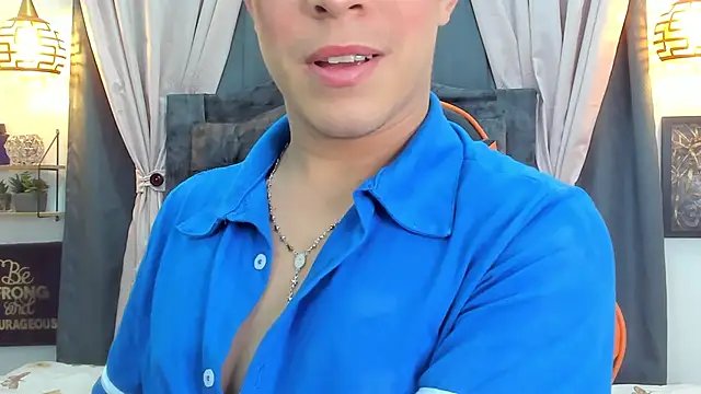 Snapshot of AustinCole01 chatting on October 22, 10:41 pm AustinCole01 online show from October 22, 10:41 pm