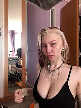 Snapshot of Nicole_matt chatting on April 11, 7:16 am Nicole matt online show from April 11, 7:16 am