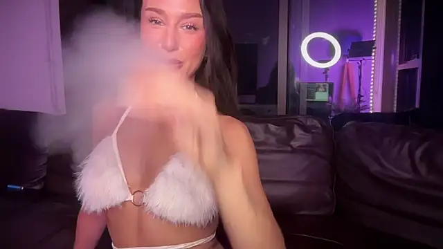 Snapshot of shy_Colette chatting on October 19, 1:58 pm shy Colette online show from October 19, 1:58 pm