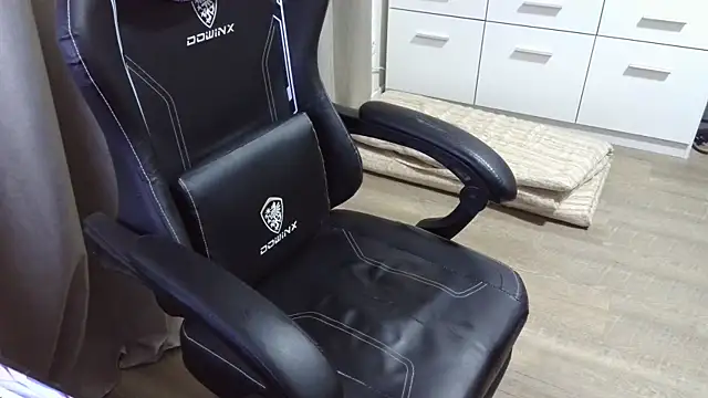 Milo9210 online show from November 1, 6:46 pm