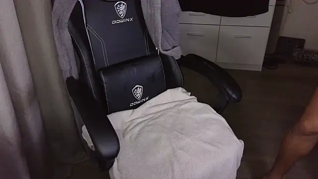 Milo9210 online show from November 22, 9:46 pm