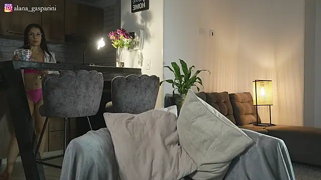 alana gasparini online show from November 30, 2:12 am