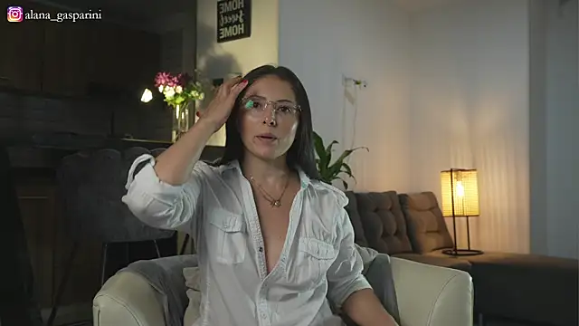 alana gasparini online show from November 7, 1:21 am