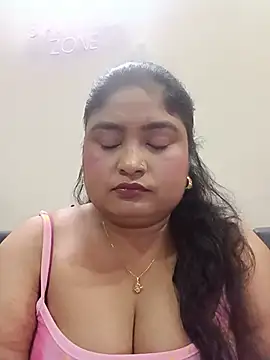 Snapshot of hornyriyanka chatting on July 5, 5:25 am hornyriyanka online show from July 5, 5:25 am