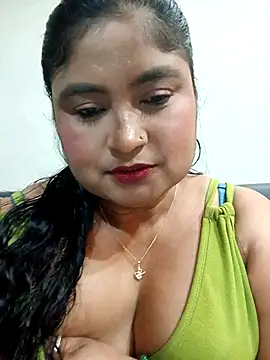 Snapshot of hornyriyanka chatting on June 10, 2:24 am hornyriyanka online show from June 10, 2:24 am