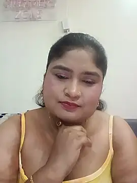 Snapshot of hornyriyanka chatting on June 28, 3:02 am hornyriyanka online show from June 28, 3:02 am