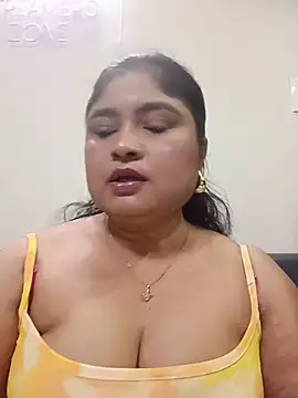 Snapshot of hornyriyanka chatting on July 17, 2:31 am hornyriyanka online show from July 17, 2:31 am
