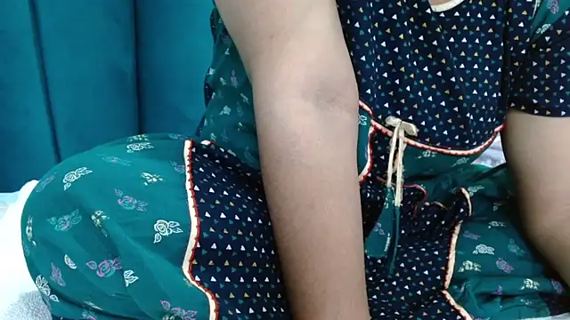 Snapshot of LivDiya chatting on April 29, 10:52 am LivDiya online show from April 29, 10:52 am