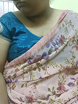 Snapshot of dhanshri143 chatting on September 9, 7:40 am dhanshri143 online show from September 9, 7:40 am