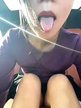 Snapshot of xinmeng-000 chatting on November 28, 3:07 am xinmeng-000 online show from November 28, 3:07 am