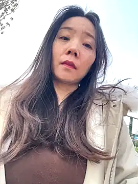 Snapshot of xinmeng-000 chatting on December 19, 4:49 am xinmeng-000 online show from December 19, 4:49 am