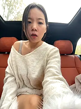 Snapshot of xinmeng-000 chatting on November 22, 4:44 am xinmeng-000 online show from November 22, 4:44 am