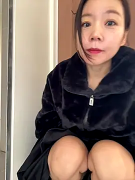 Snapshot of xinmeng-000 chatting on November 3, 6:40 am xinmeng-000 online show from November 3, 6:40 am