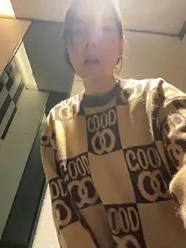 Snapshot of xinmeng-000 chatting on March 3, 8:27 pm xinmeng-000 online show from March 3, 8:27 pm