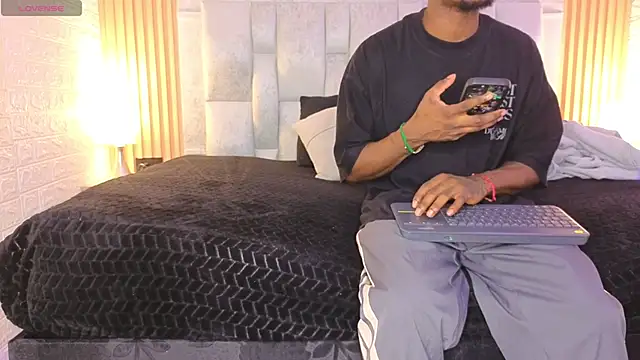 pipedark  online show from November 6, 3:10 am