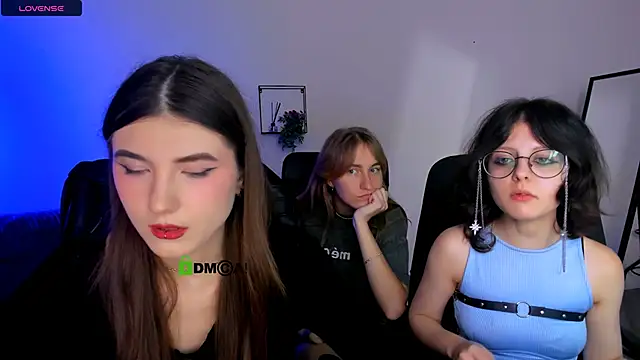 lissa night online show from September 21, 2:11 pm