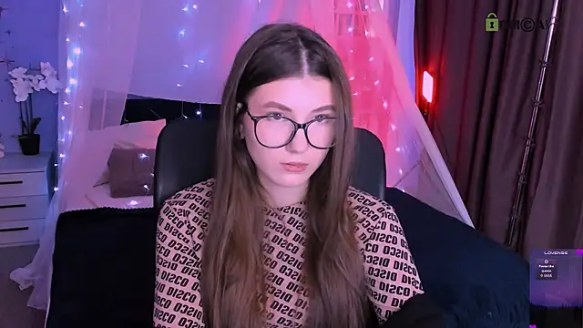 lissa night online show from December 19, 10:17 am