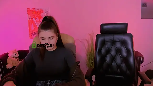 lissa night online show from November 16, 1:38 pm