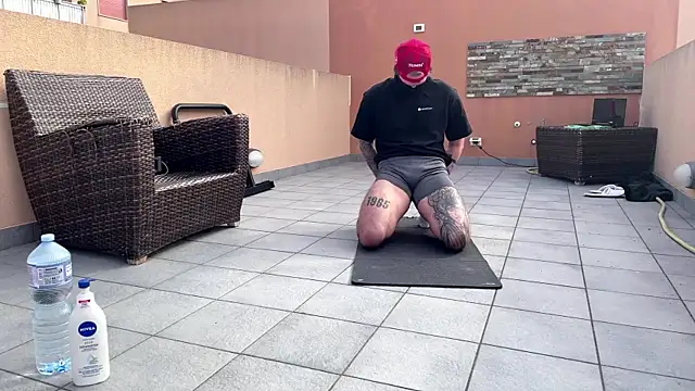 youngAlphaCouple online show from March 23, 8:03 am