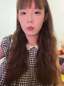 D-033 online show from October 5, 2:19 pm