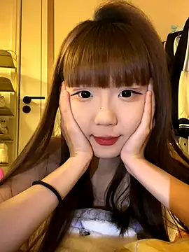 D-033 online show from November 27, 6:08 pm