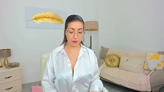 Snapshot of Kylie_Kathy chatting on February 6, 4:58 pm Kylie Kathy online show from February 6, 4:58 pm