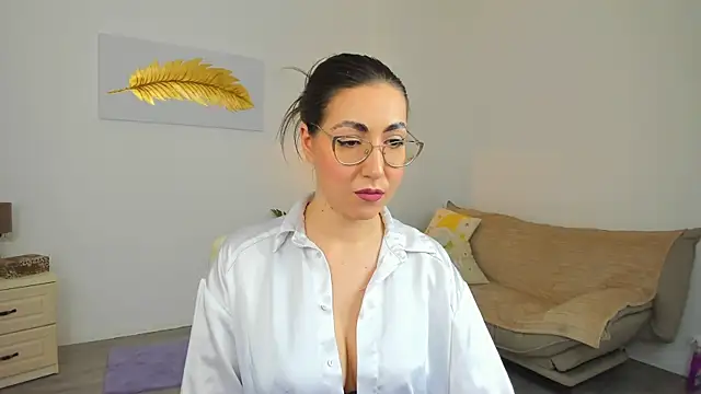 Kylie Kathy online show from April 15, 6:34 pm