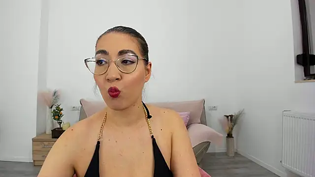 Kylie Kathy online show from September 22, 7:20 pm