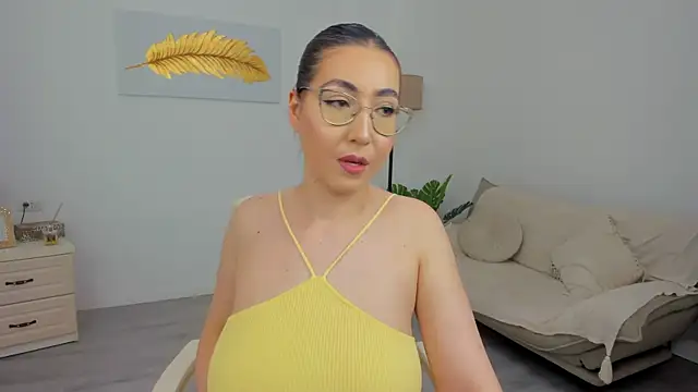 Snapshot of Kylie_Kathy chatting on July 9, 7:02 pm Kylie Kathy online show from July 9, 7:02 pm