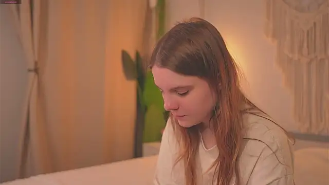 Lu  Lane online show from October 15, 8:33 am