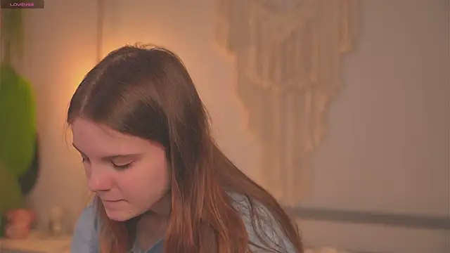 Lu  Lane online show from October 17, 8:17 am