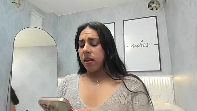 Snapshot of Ximenahott_ chatting on November 30, 10:05 am Ximenahott online show from November 30, 10:05 am