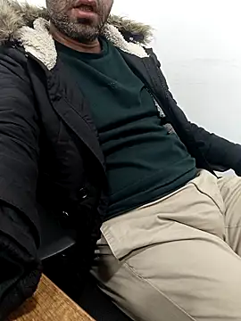 Snapshot of Yaman_33 chatting on February 19, 6:10 am Yaman 33 online show from February 19, 6:10 am