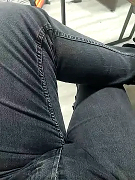 Snapshot of Yaman_33 chatting on February 9, 6:44 am Yaman 33 online show from February 9, 6:44 am