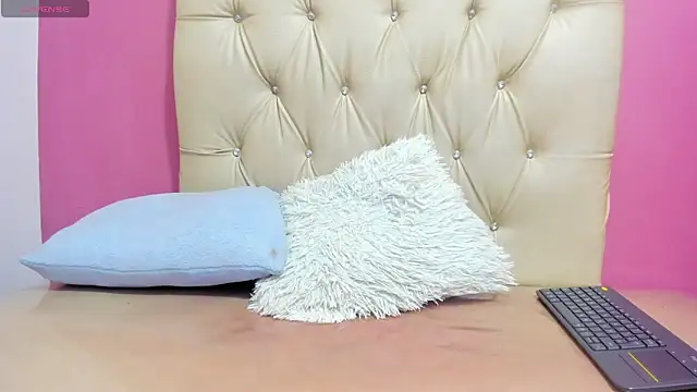 Lucia Spear online show from November 27, 1:00 pm