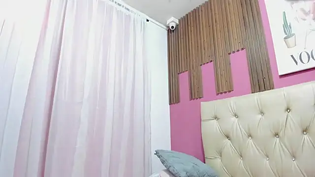 Lucia Spear online show from November 5, 12:52 pm