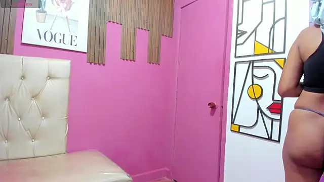 Lucia Spear online show from December 17, 12:43 pm