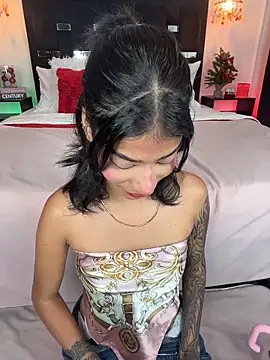 TweetiePieXXX online show from December 17, 10:37 pm