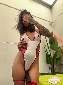 Snapshot of TweetiePieXXX chatting on October 26, 3:56 pm TweetiePieXXX online show from October 26, 3:56 pm