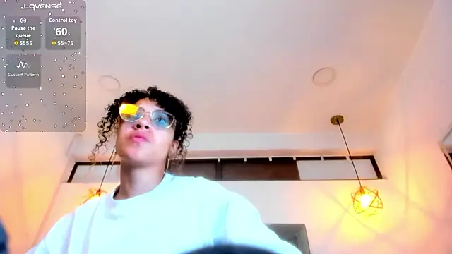 Hanna Cornee  online show from March 4, 2:25 pm