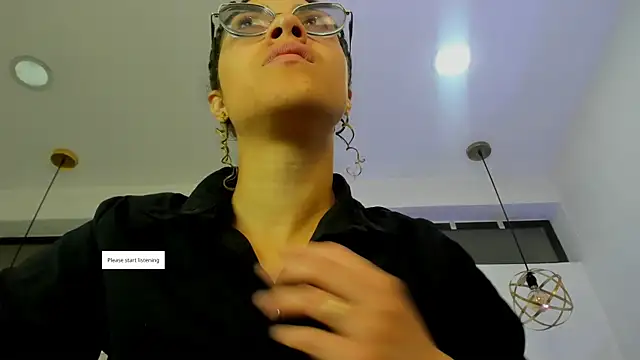 Hanna Cornee  online show from September 22, 1:39 pm
