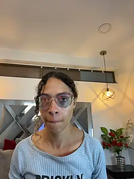 Hanna Cornee  online show from November 10, 1:49 pm